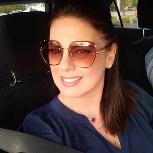 Meet your Posher, Ana paula